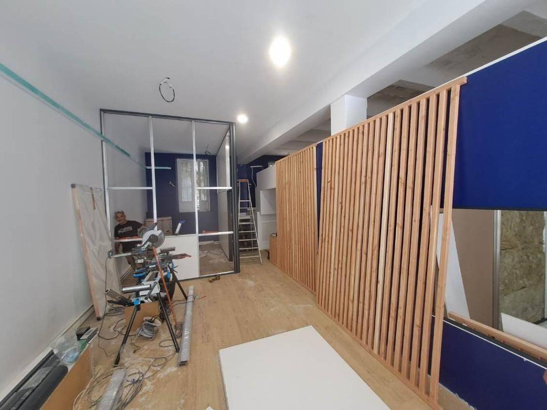 Installation de cloisons double vitrage à Montpellier dans l'Hérault