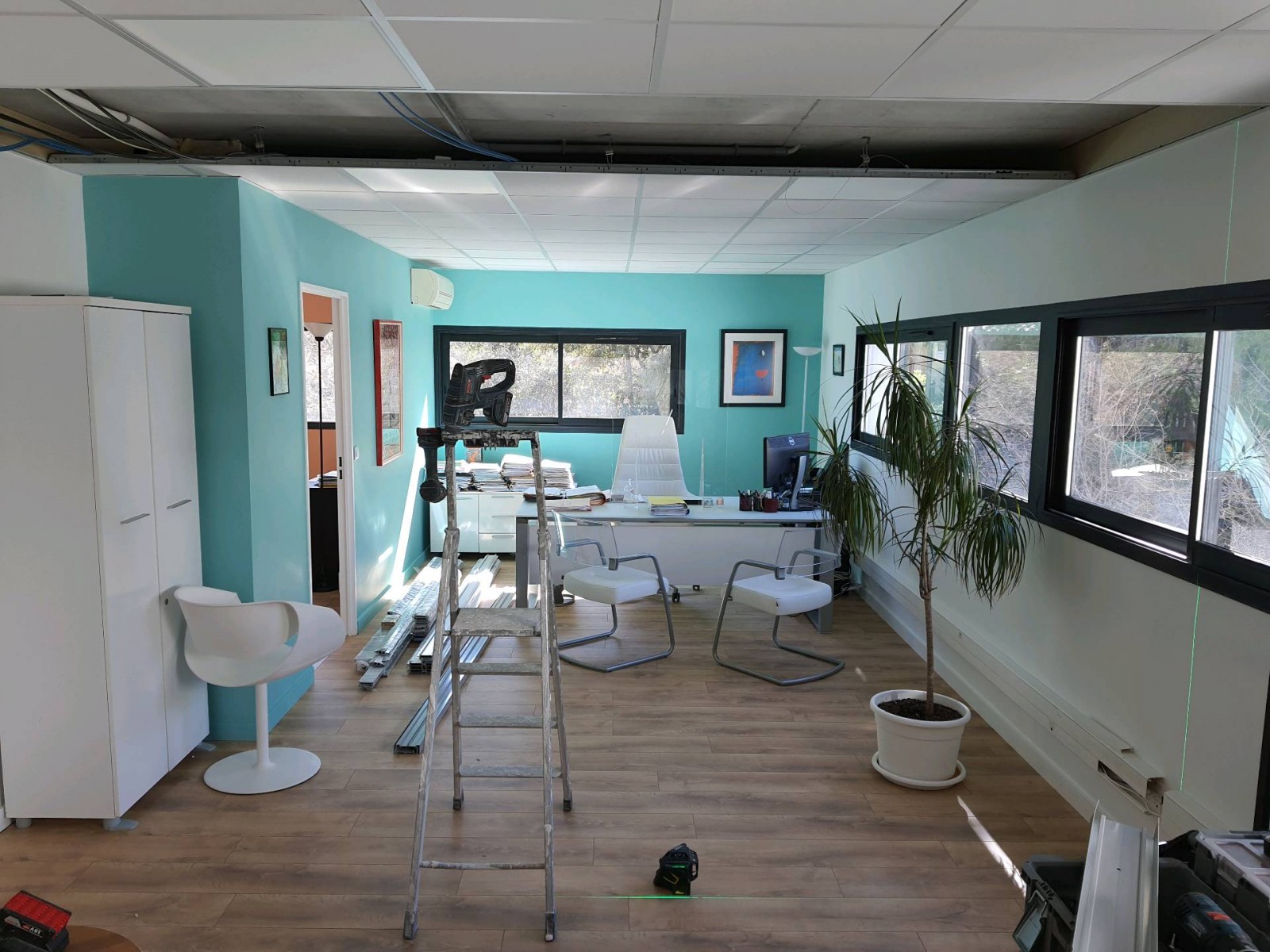 Pose de cloisons modulaires pour bureaux Bordeaux en Gironde