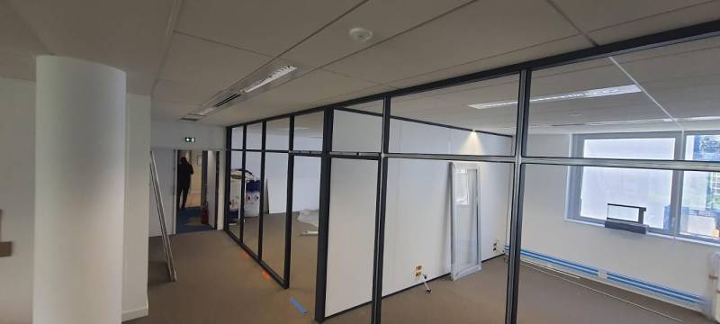 Cloison amovible avec ossature alu pres de Aix