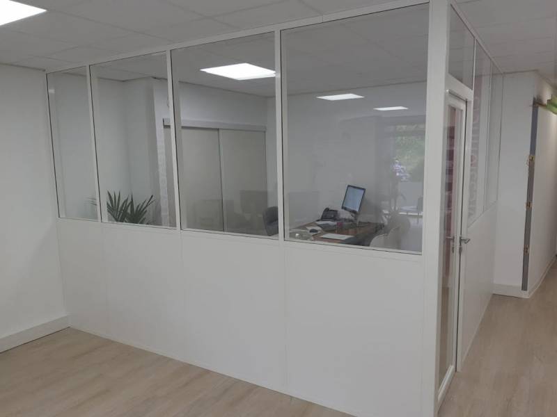 Aménagement de bureaux Marseille avec des cloisons amovibles