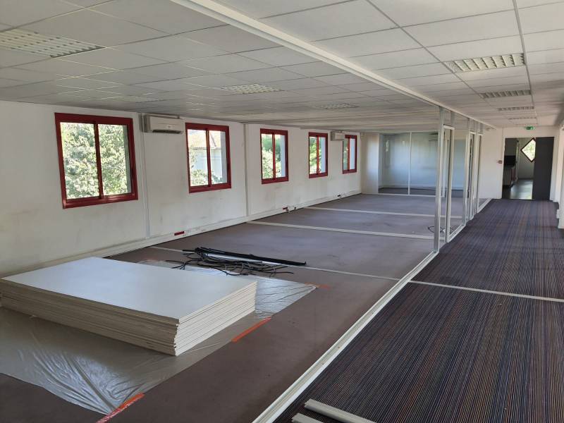 Rénovation des bureaux professionnels du centre TRIPHASE à Marseille Le Prado