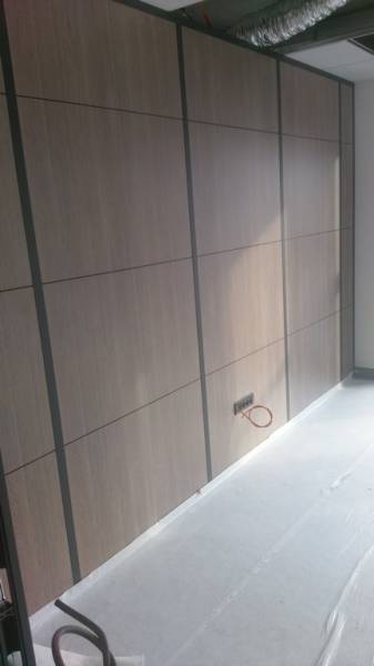 les panneaux bois de 12 mm d'épaisseur joue bien leurs rôle d'isolant à Toulon