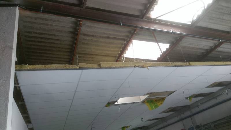 Pourquoi faire installer un faux plafond dans vos bureaux à Toulouse