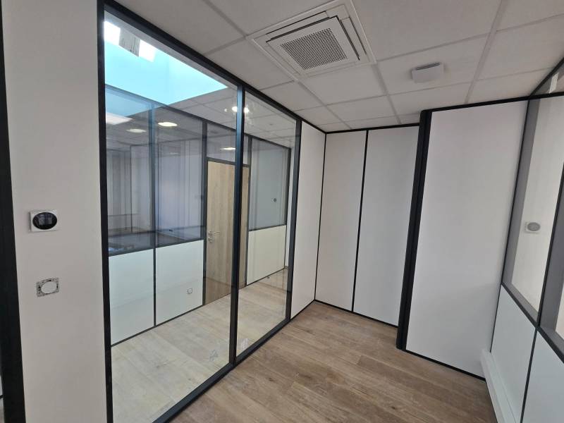 Cloison mobile vitrée à Marseille