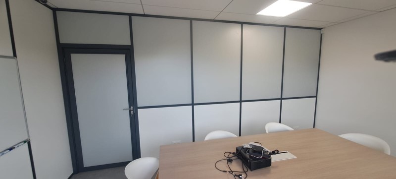 Pose de Films Occultants chez IS Laboratory à Aubagne dans le Sud de la France