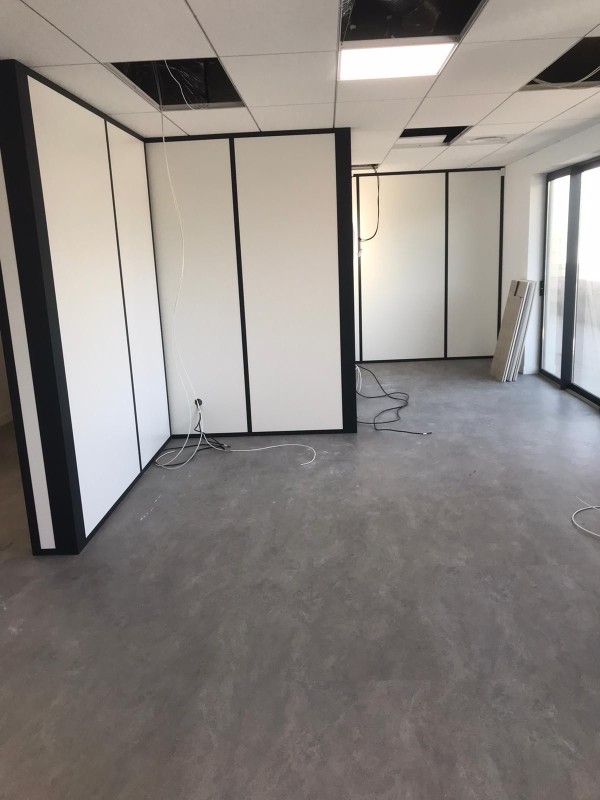 Réalisation d’un chantier de cloisons ABCD dans les bureaux de la société IS Laboratory à Aubagne